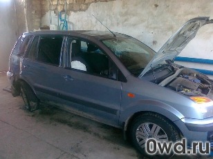 Битый автомобиль Ford Fusion